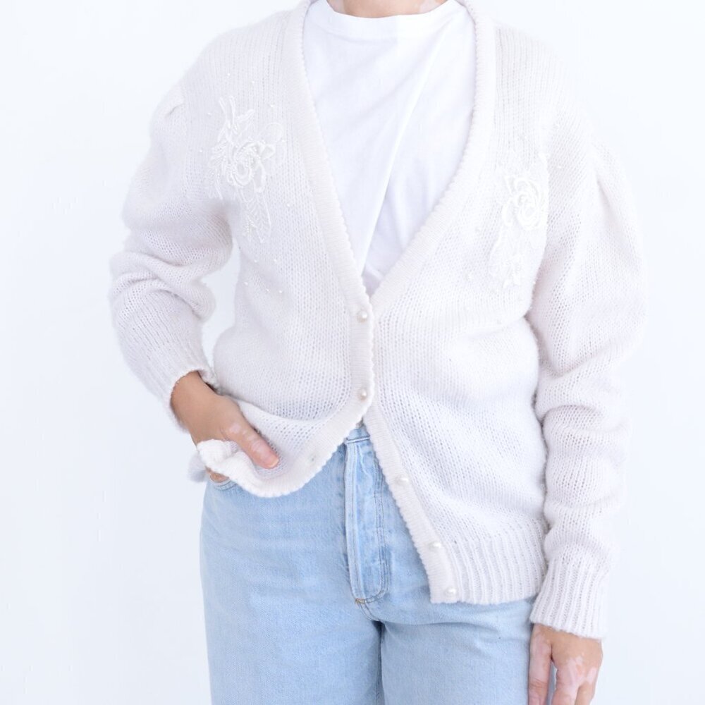 Vintage Heres A Hug White Knit Floral Beaded Button Cardigan Sweater M